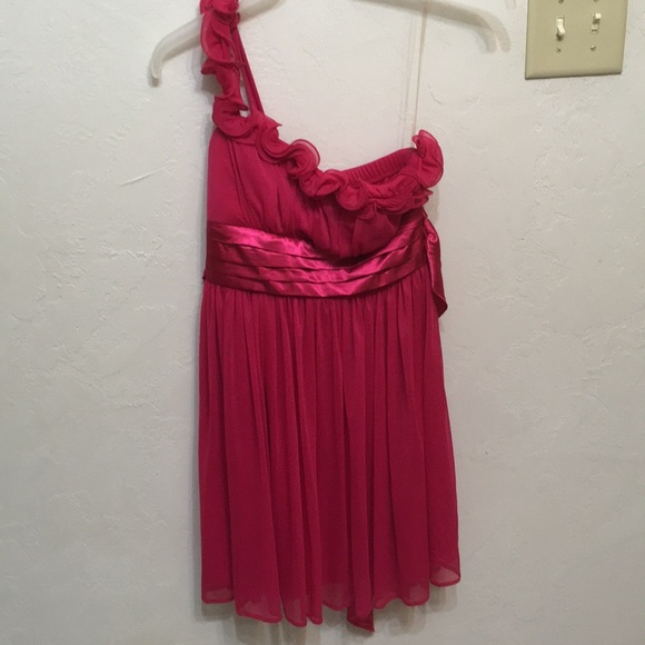 Formal dress - Picture 1 of 2